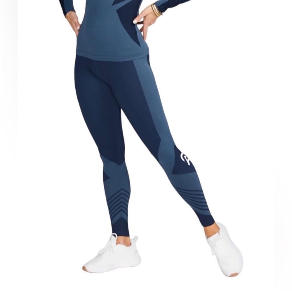 Excellent Like New Condition Women’s Peloton Seamless Logo Leggings Size Small — image 2 of 8
